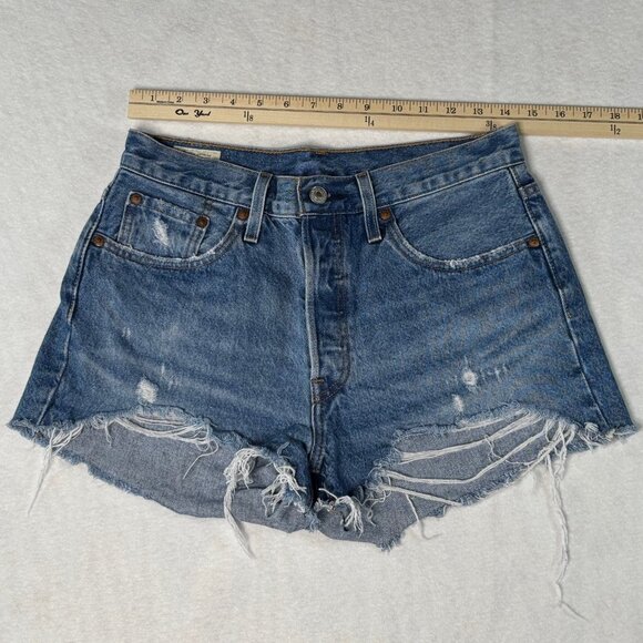 Share Levi’s 501 Shorts Women 28 Classic Blue Denim Cut Offs Mid Rise Button Fly - Picture 5 of 11